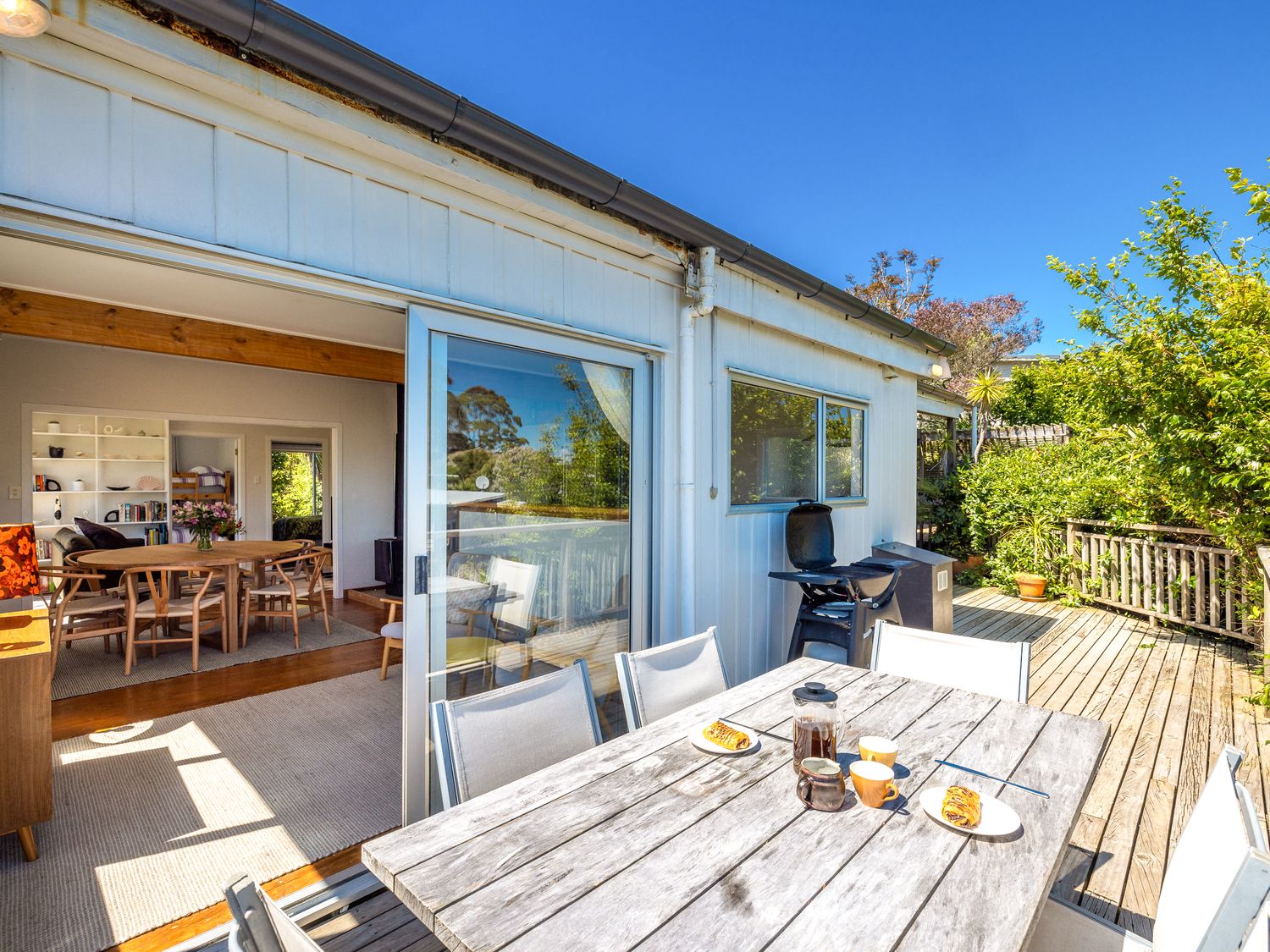 Island View Oneroa - Waiheke Holiday Home                     photo 2