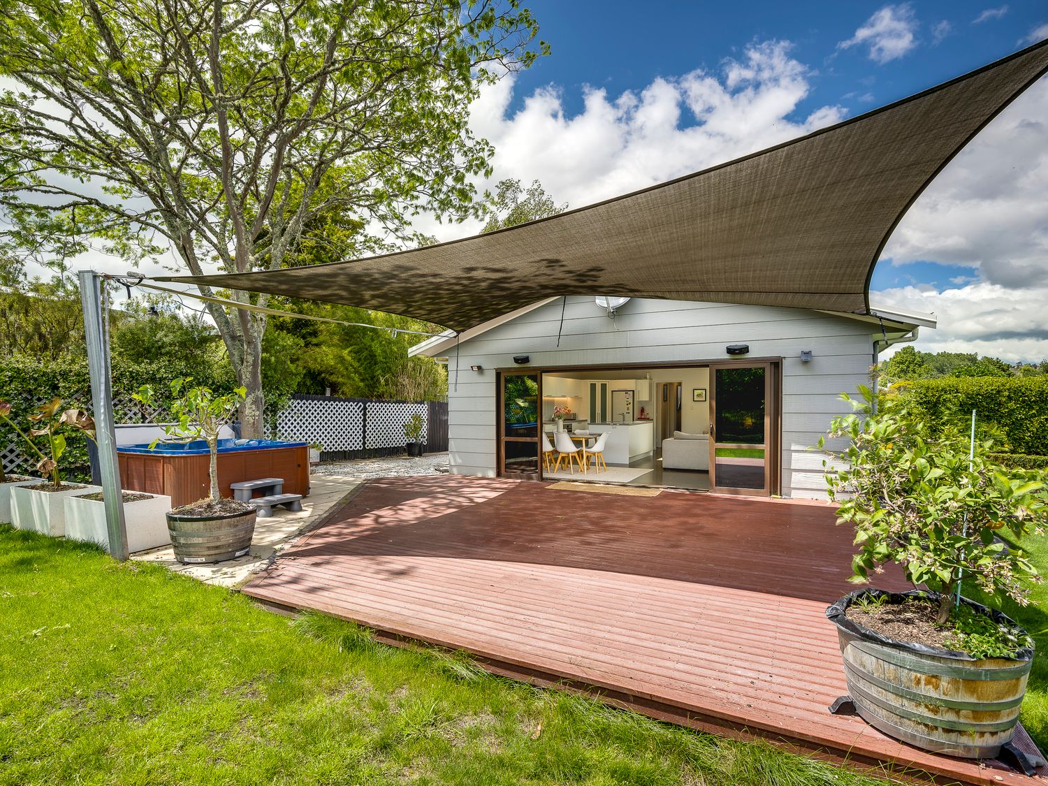 Sunny Oasis - Havelock North Retreat                     photo 2