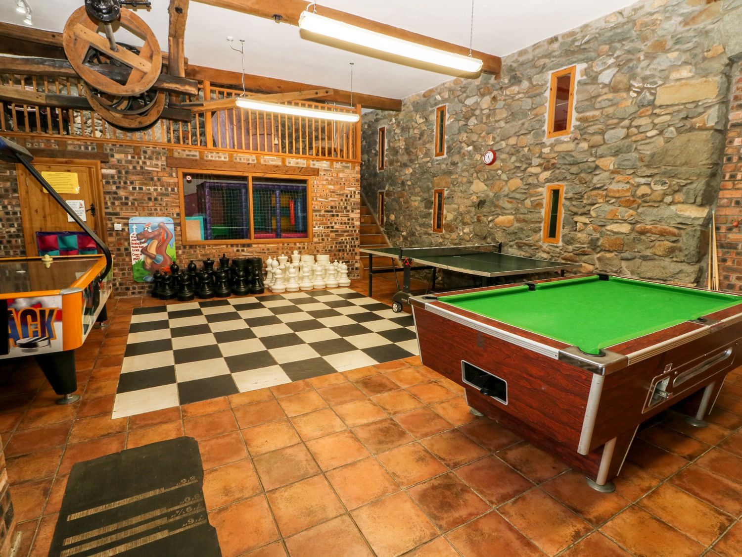 Dinas, Pwllheli, Gwynedd, Wales. Pet-friendly. Open-plan. Ground-floor living. Indoor swimming pool.