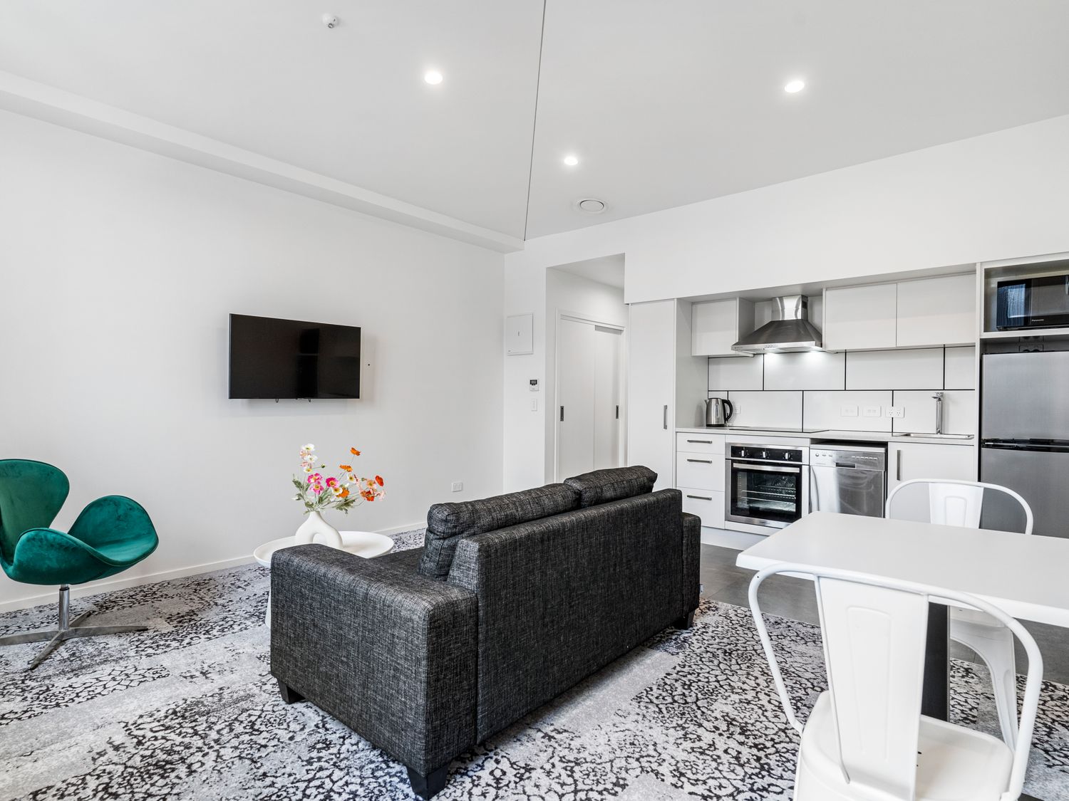 Layard Apartments 421 – West Auckland Apartment -  - 1167488 - photo 1