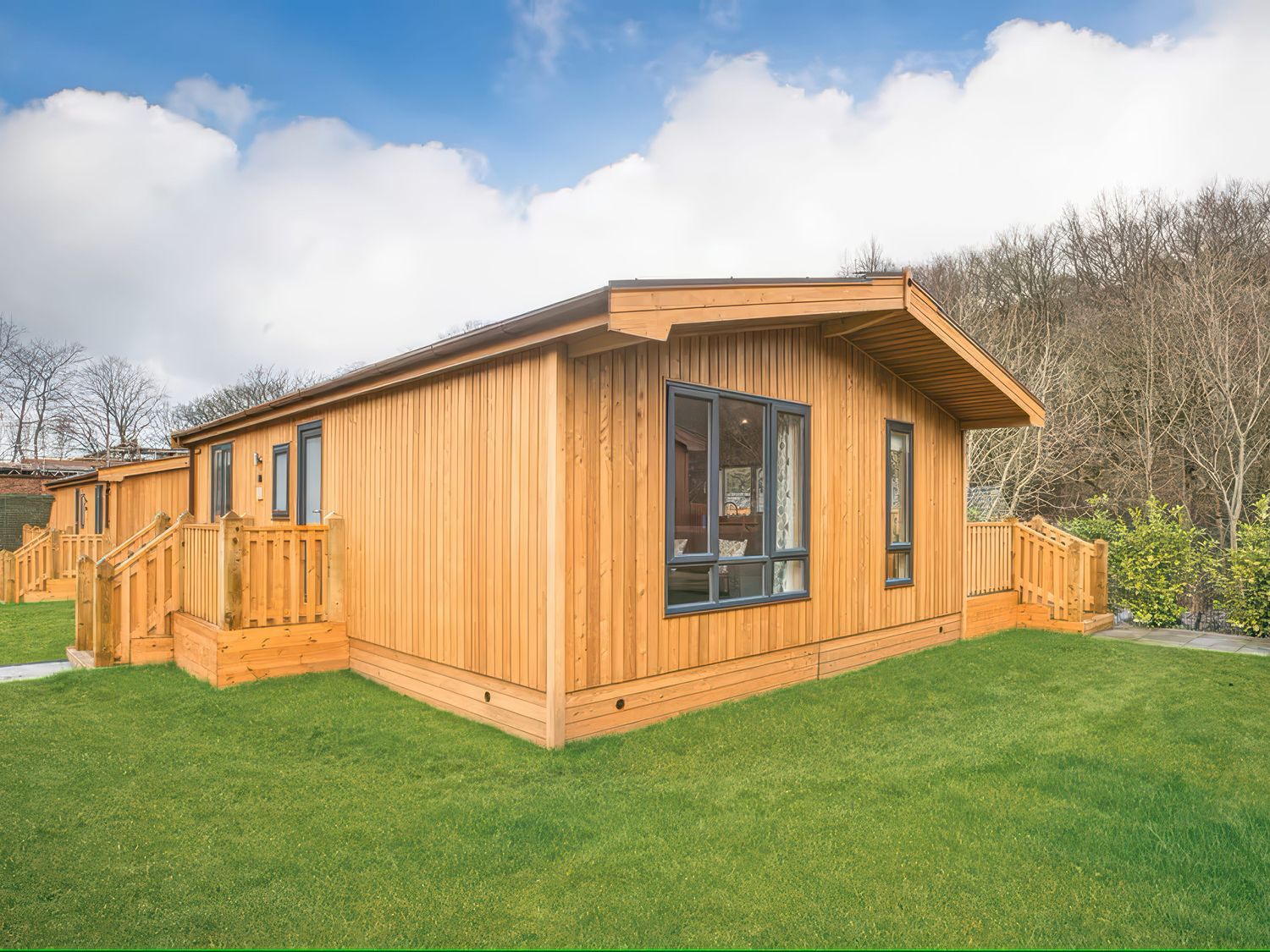 Dovestone Spa (Lodge 2), Greenfield, Greater Manchester. Single-storey. Open-plan. Hot tub. Barbecue