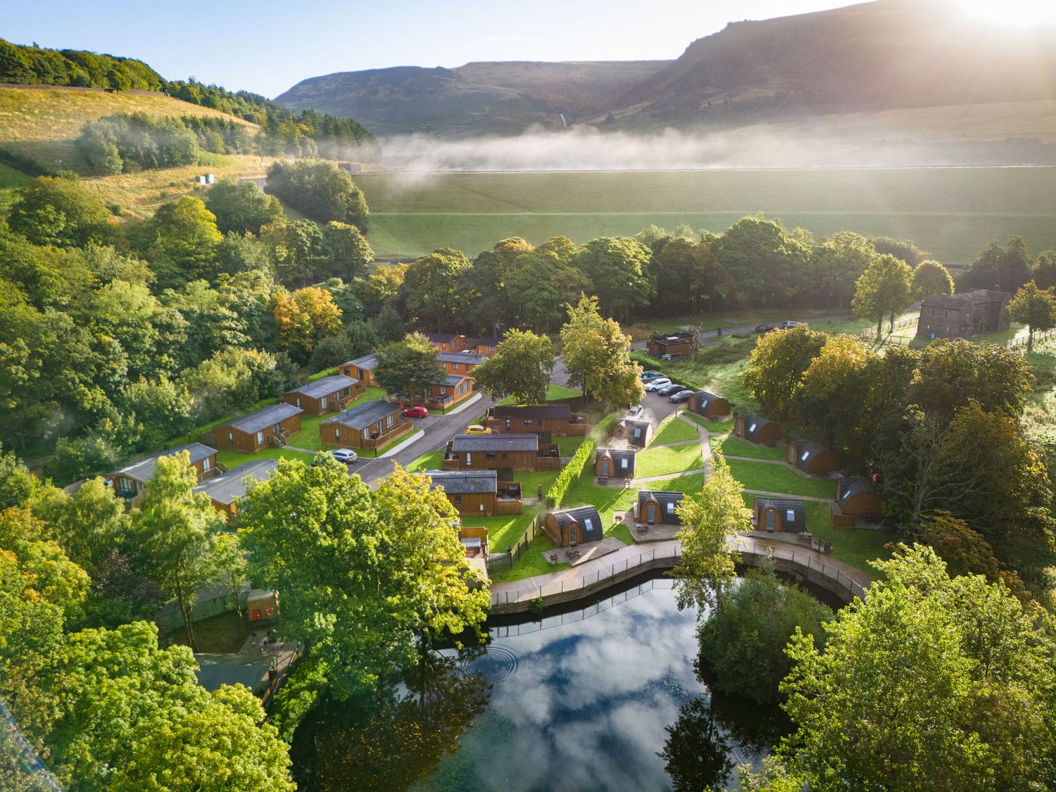 Dovestone Spa Accessible (Lodge 12), Greenfield, Greater Manchester. Ramps. Sunken hot tub. Barbecue