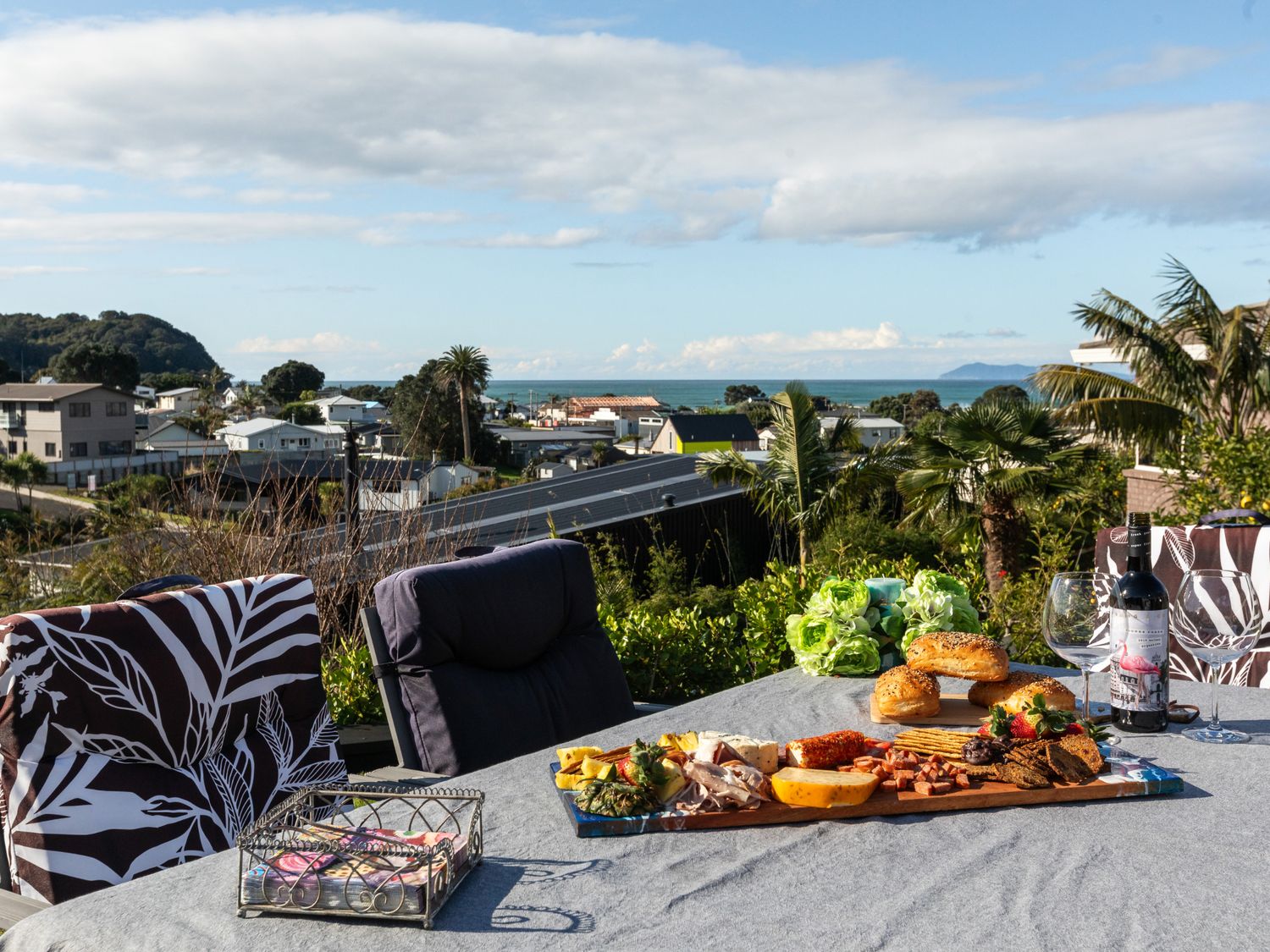 Two Palms - Waihi Beach Holiday Apartment                     photo 2