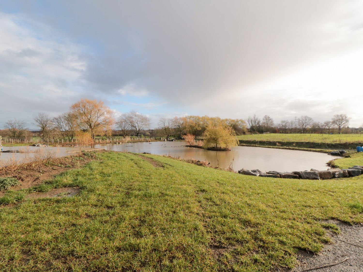 Lovebird Lodge, Yarm