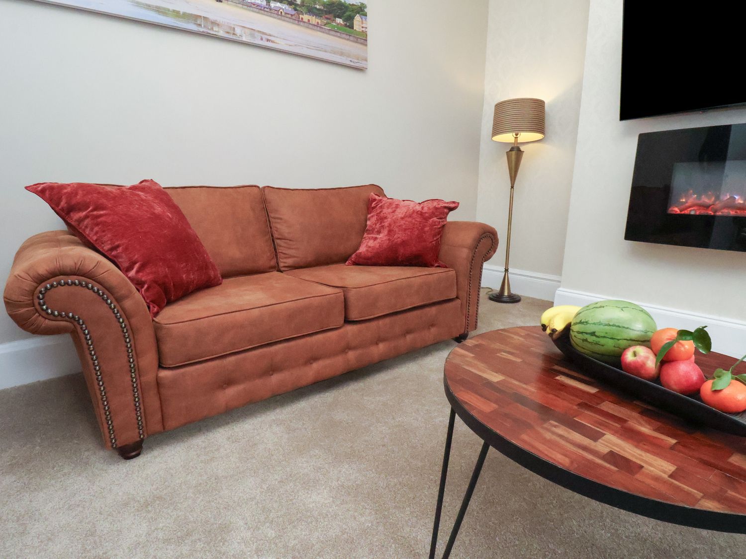 Rutland Grange in Filey, North Yorkshire. Hot tub. Freestanding bath. Near beach. Roadside parking