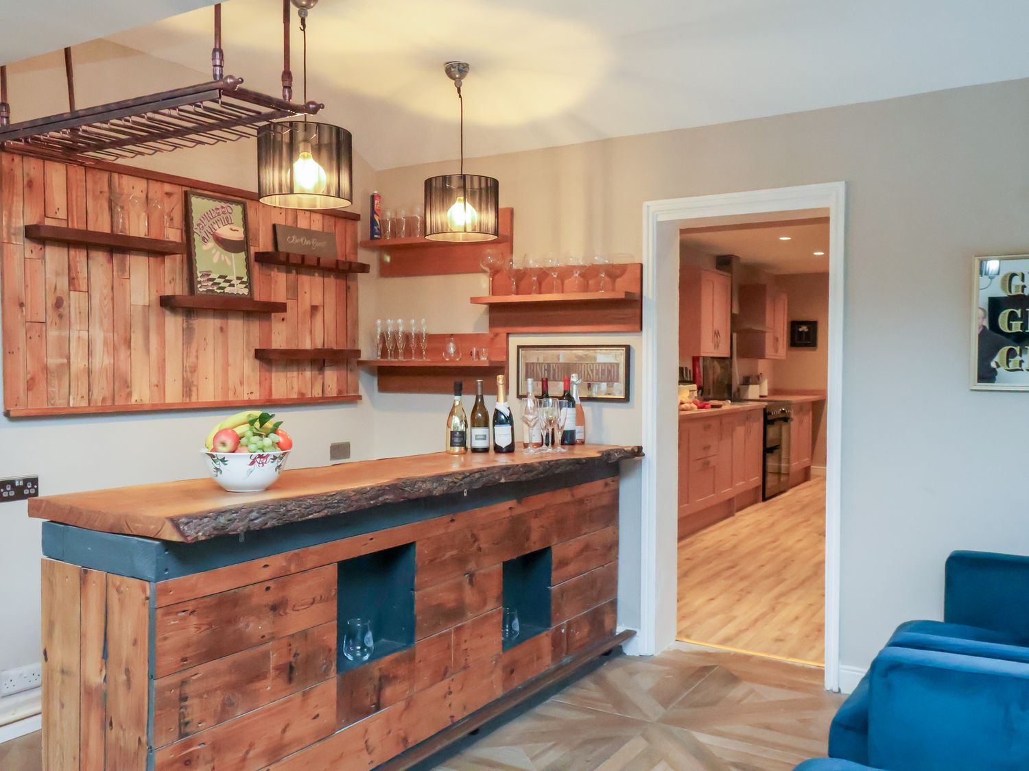 Rutland Grange in Filey, North Yorkshire. Hot tub. Freestanding bath. Near beach. Roadside parking