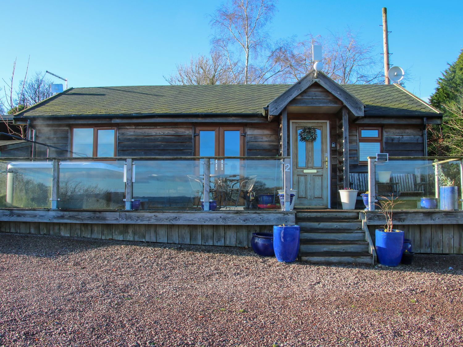 Hillview in Stottesdon near Cleobury Mortimer, Shropshire with a Smart TV, hot tub, off-road parking