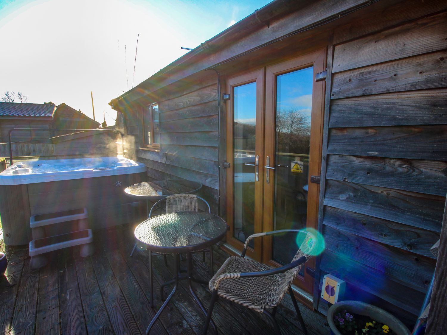 Hillview in Stottesdon near Cleobury Mortimer, Shropshire with a Smart TV, hot tub, off-road parking