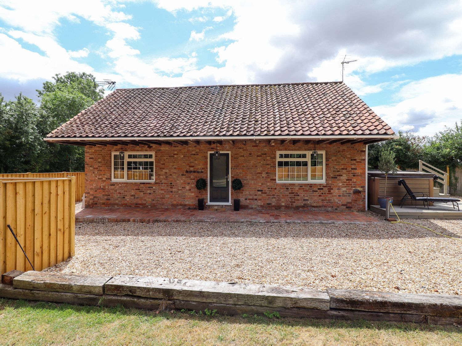 Wood Farm Cottage, East Kirkby