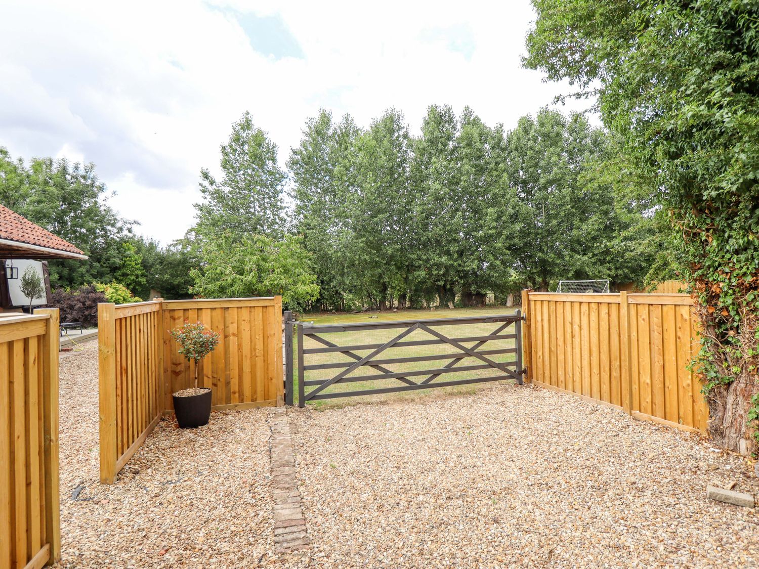 Wood Farm Cottage, East Kirkby
