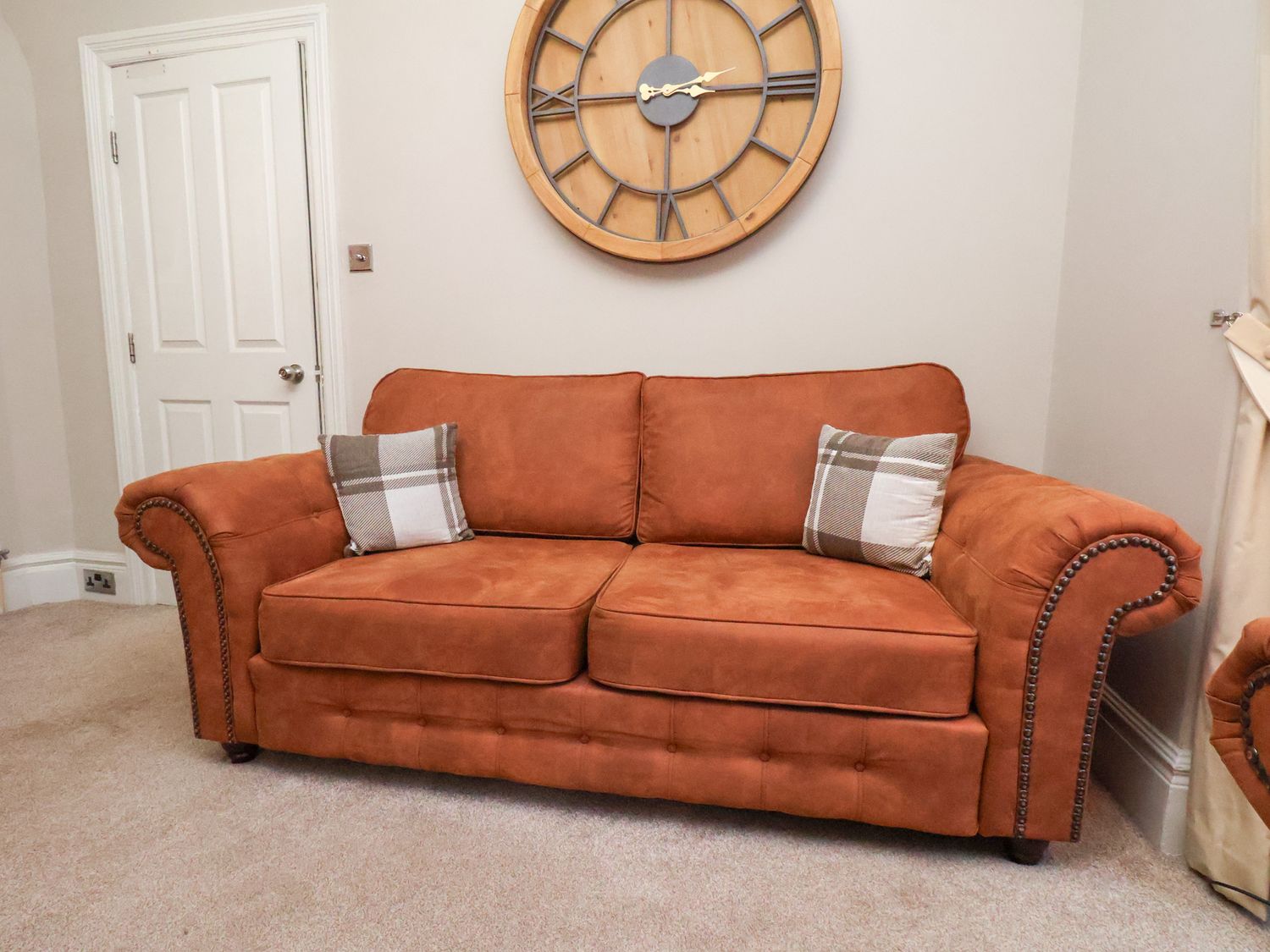 All Seasons in North Yorkshire boasts pet-friendly policies, a hot tub, and is near the beach.