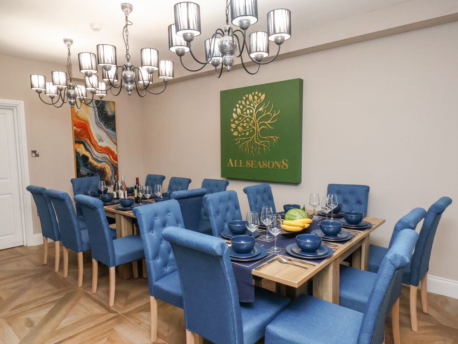 All Seasons in North Yorkshire boasts pet-friendly policies, a hot tub, and is near the beach.