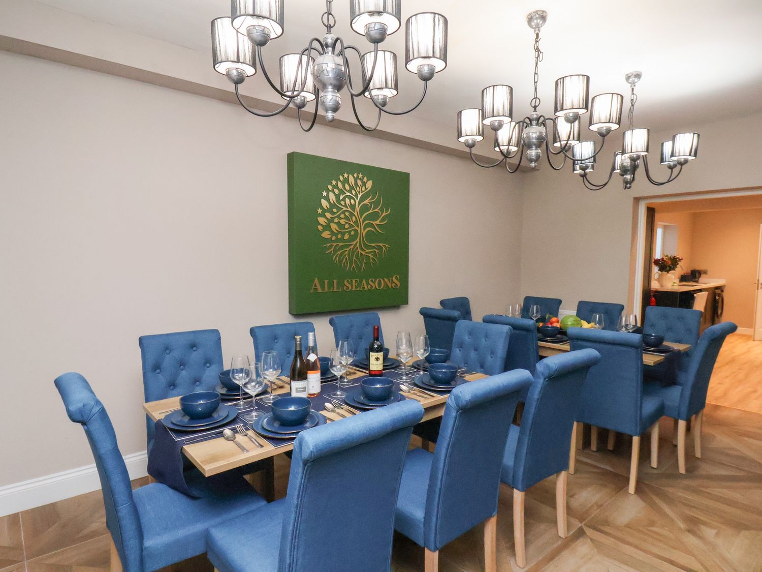 All Seasons in North Yorkshire boasts pet-friendly policies, a hot tub, and is near the beach.