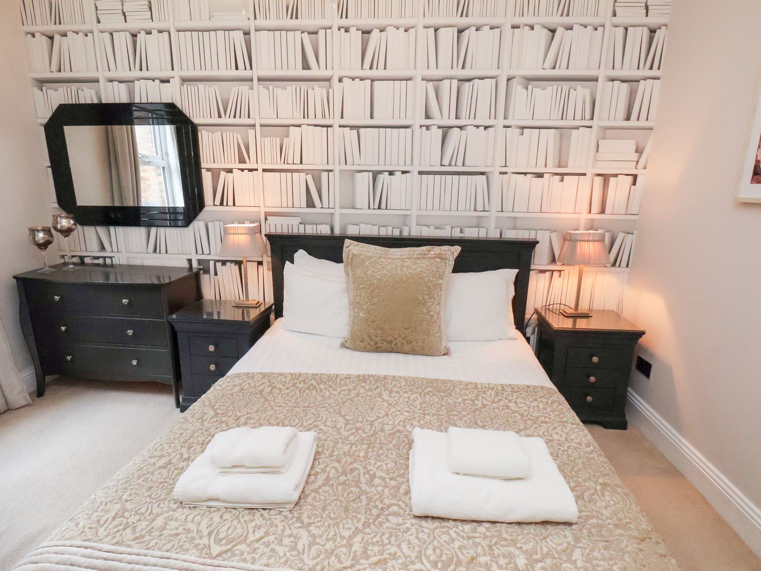 All Seasons in North Yorkshire boasts pet-friendly policies, a hot tub, and is near the beach.