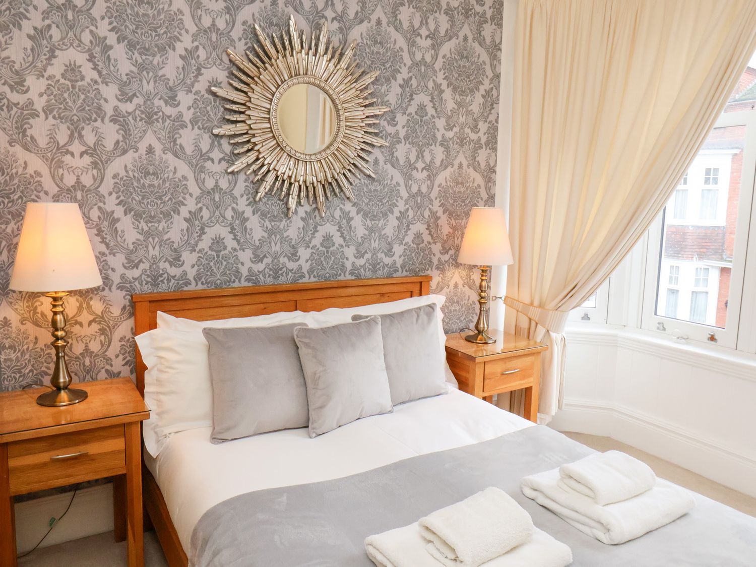 All Seasons in North Yorkshire boasts pet-friendly policies, a hot tub, and is near the beach.