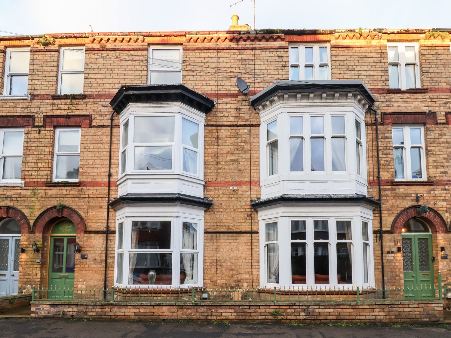 All Seasons in North Yorkshire boasts pet-friendly policies, a hot tub, and is near the beach.