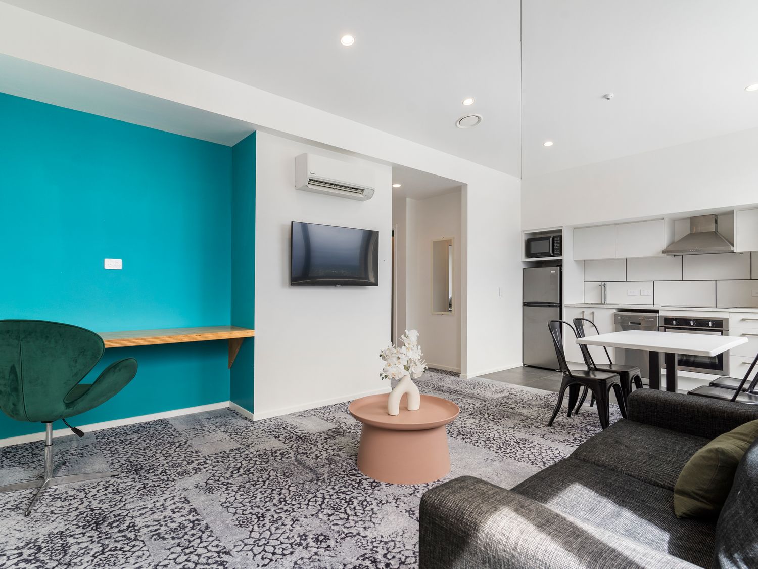 Layard Apartments 432 – West Auckland Apartment -  - 1167903 - photo 1