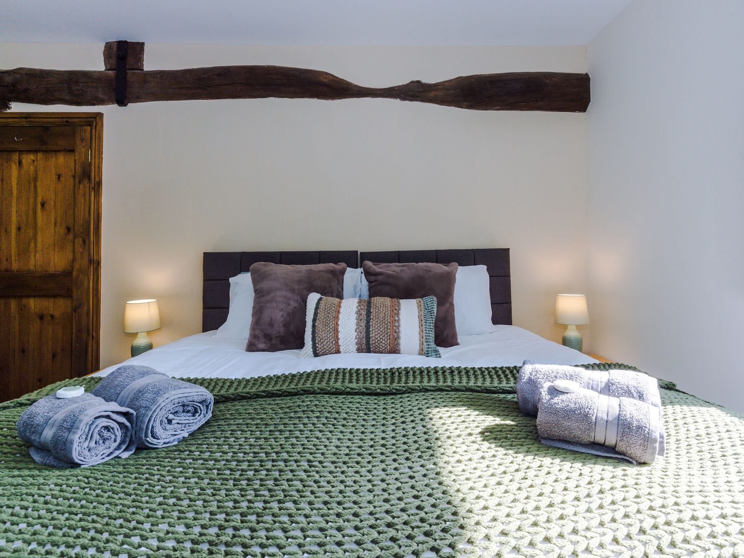 Idris Barn, Dolgellau Gwynedd. Table football. Darts. Piano. Hot tub. Pet-friendly. Countryside view