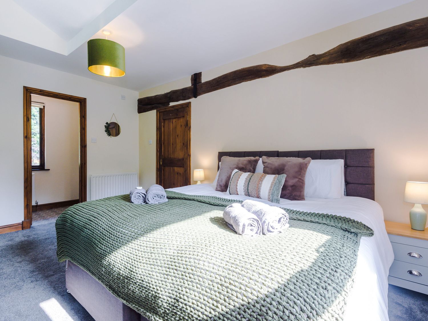 Idris Barn, Dolgellau Gwynedd. Table football. Darts. Piano. Hot tub. Pet-friendly. Countryside view