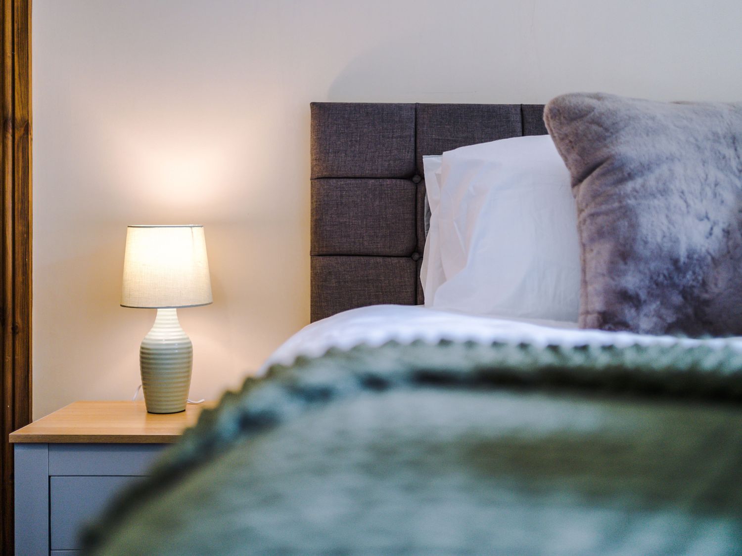 Idris Barn, Dolgellau Gwynedd. Table football. Darts. Piano. Hot tub. Pet-friendly. Countryside view