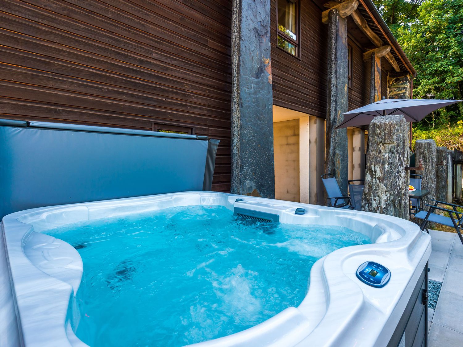 Idris Barn, Dolgellau Gwynedd. Table football. Darts. Piano. Hot tub. Pet-friendly. Countryside view