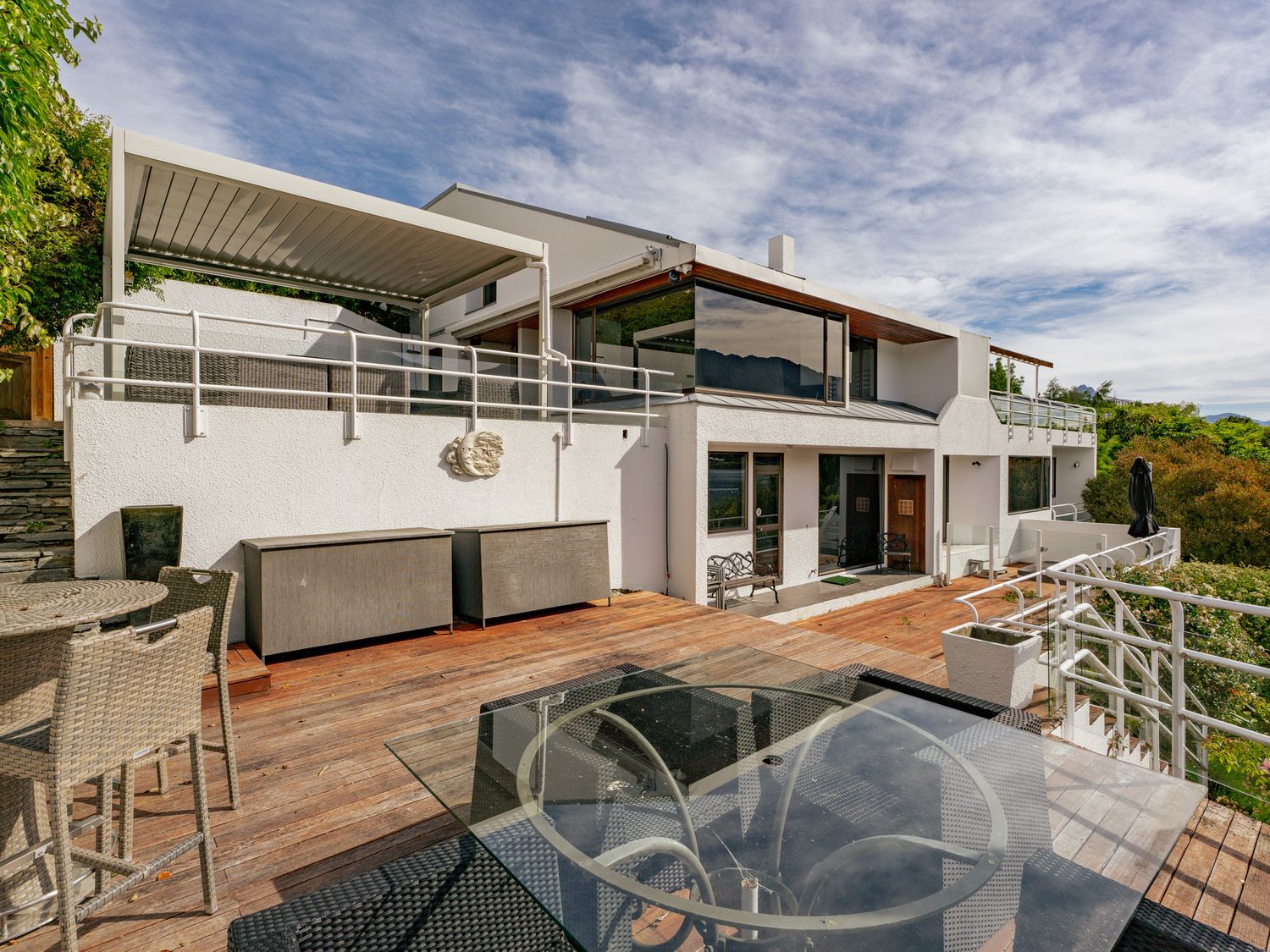 Lakefront Serenity - Queenstown Holiday Home                     photo 2