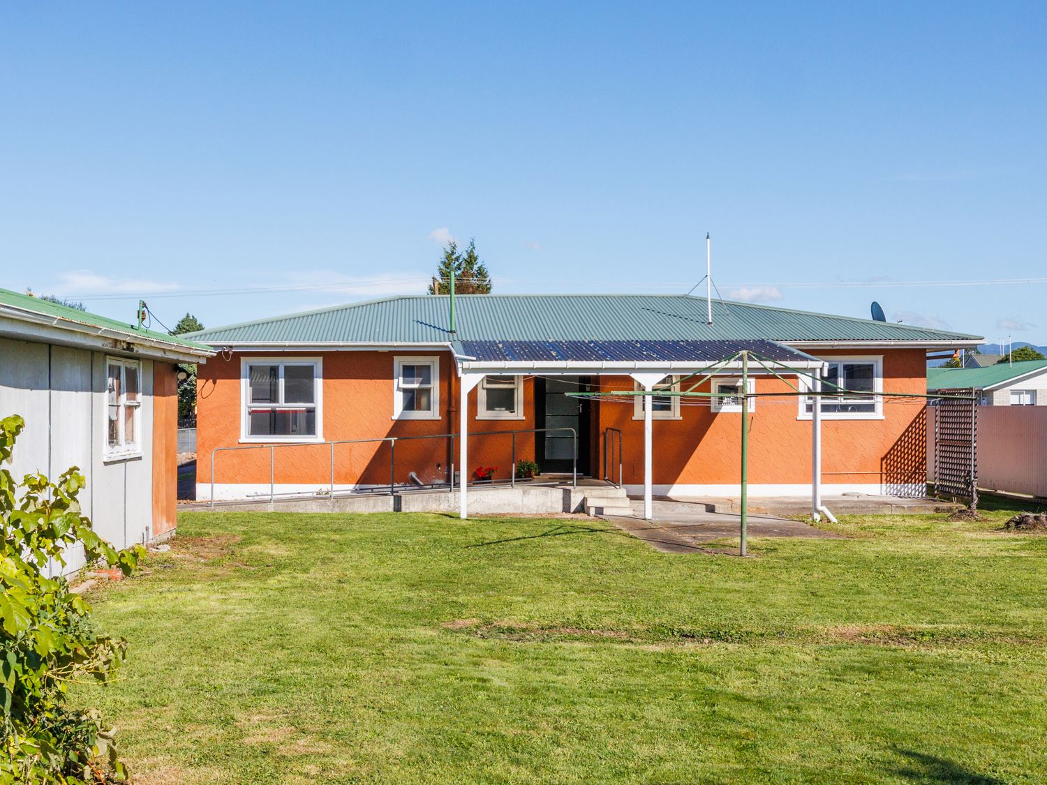 Altamas Lodge - Dannevirke Holiday Home                     photo 28