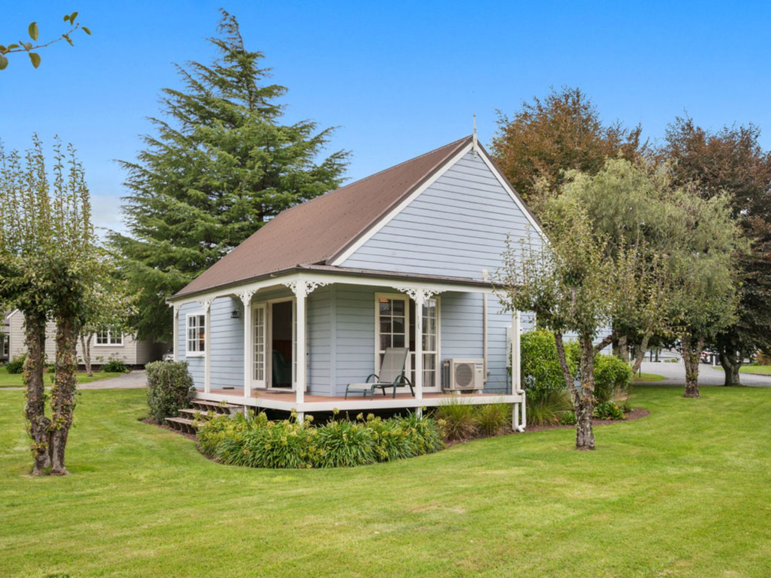 Huka Falls Cottage - Lake Taupo Holiday Home -  - 1168080 - photo 1