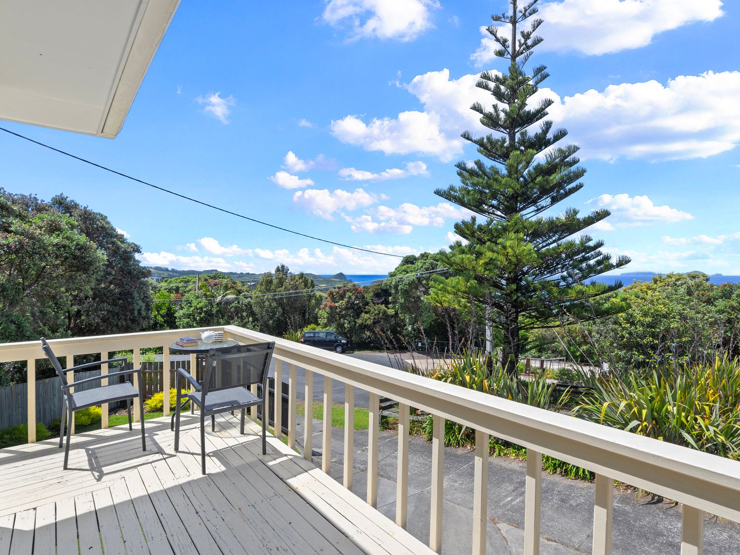 Dolphin Hideaway - Tutukaka Holiday Bach                     photo 2