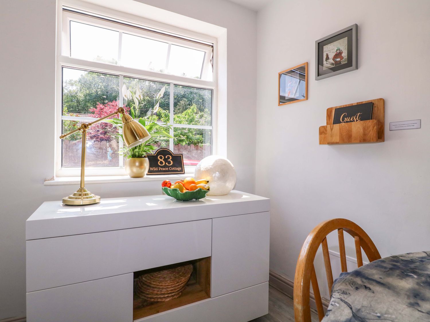 83 Meeting Street, Quorn, Leicestershire. Hot tub. Family friendly. Near pubs. Near shops. Smart TV.