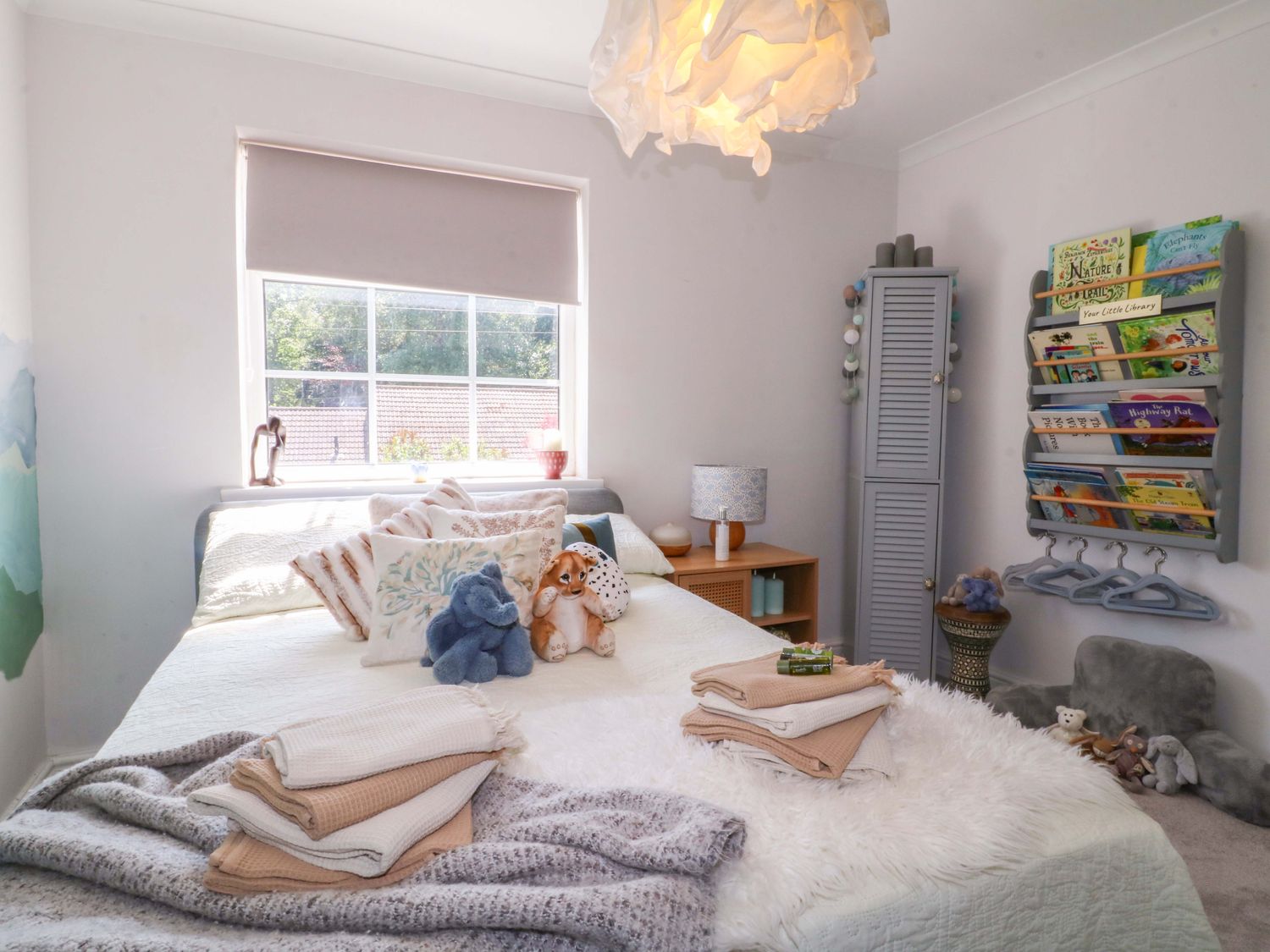 83 Meeting Street, Quorn, Leicestershire. Hot tub. Family friendly. Near pubs. Near shops. Smart TV.
