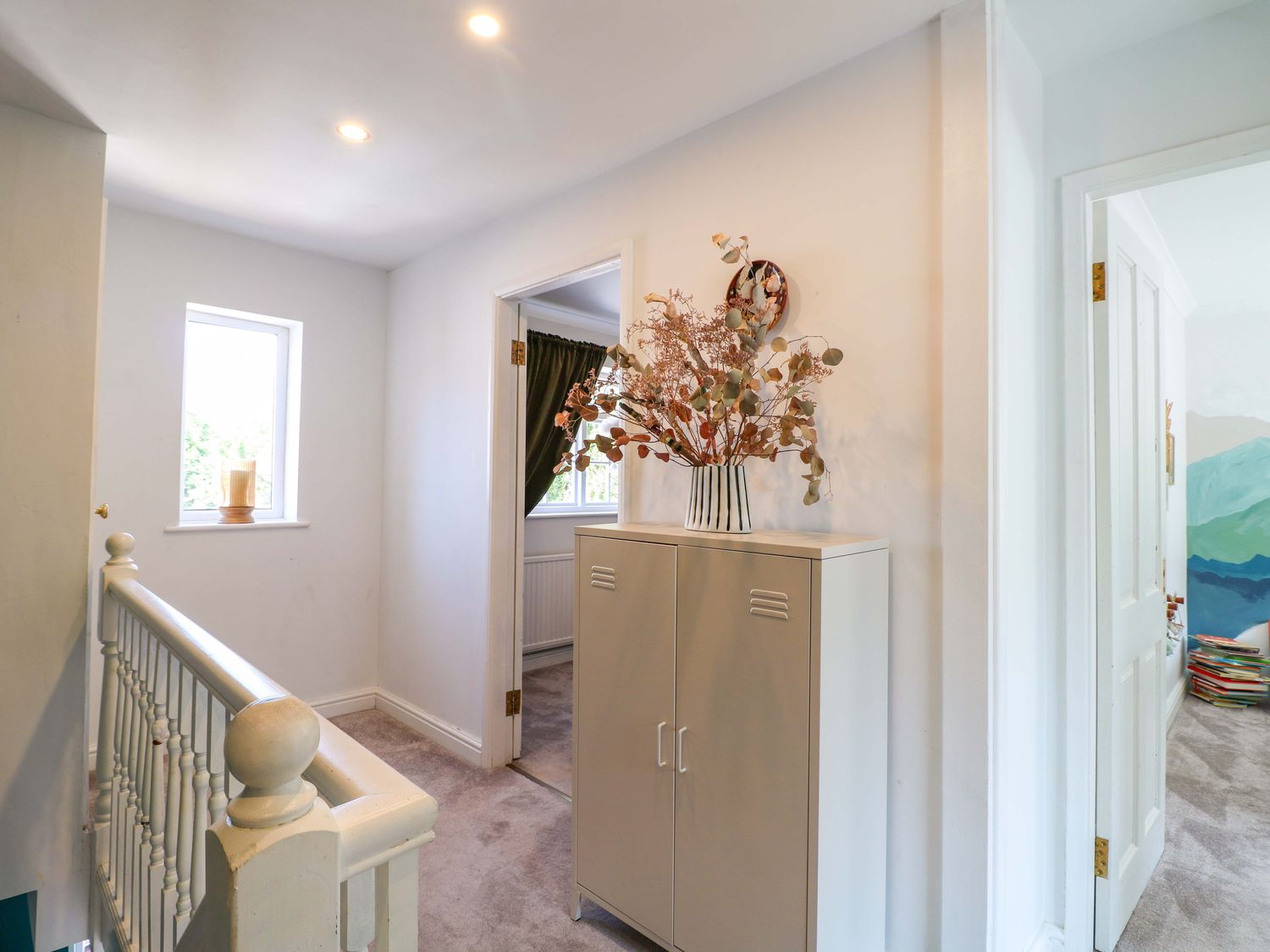 83 Meeting Street, Quorn, Leicestershire. Hot tub. Family friendly. Near pubs. Near shops. Smart TV.