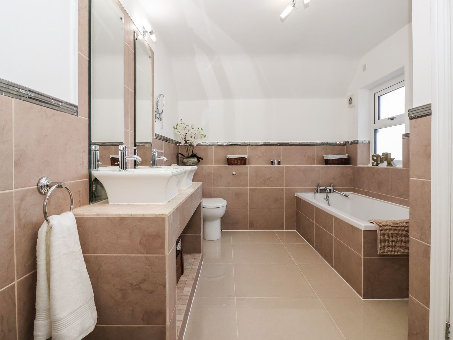 Ten Gables, Driffield