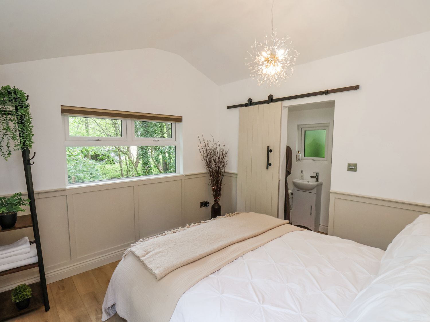 Roe Deer Lodge, Sleights