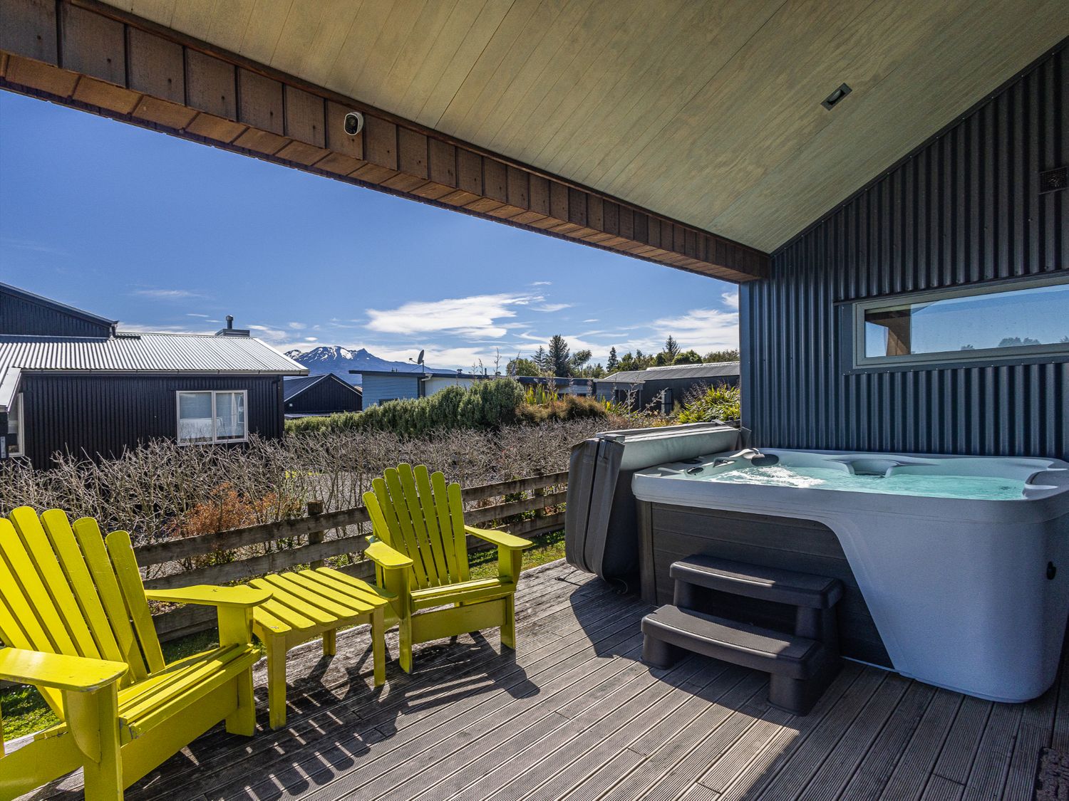 Ohakune Holiday Home Retreat with Hot Tub                     photo 2