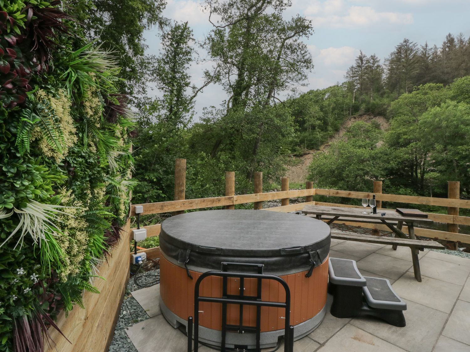 Dubs Luxury Family Pod, Keswick