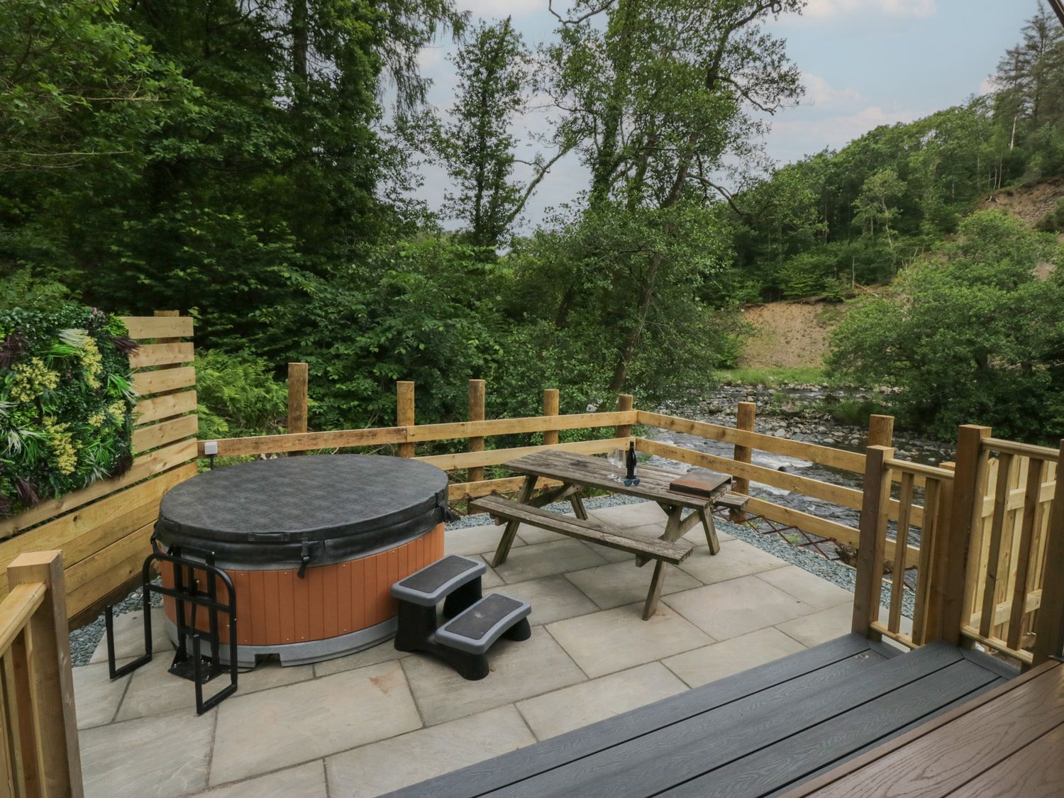 Dubs Luxury Family Pod, Keswick