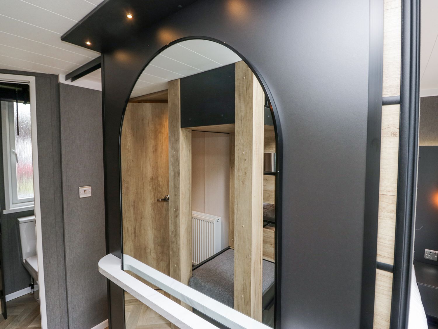 Woof Luxury Family Pod, Keswick