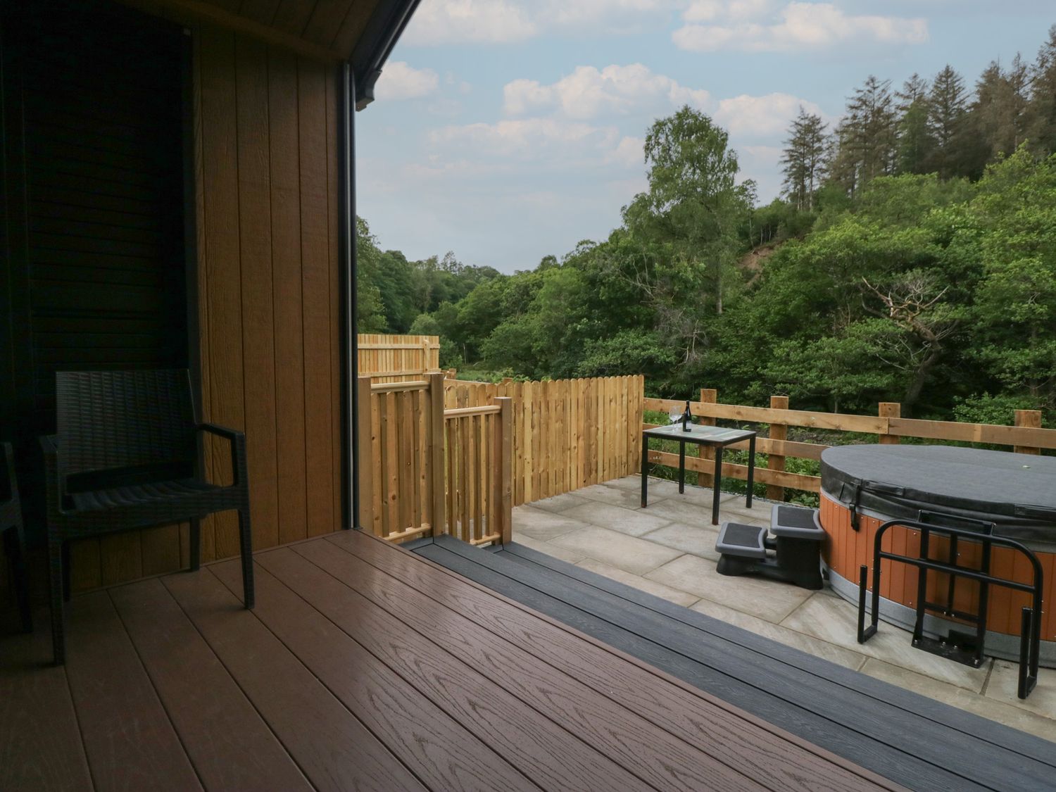 Woof Luxury Family Pod, Keswick