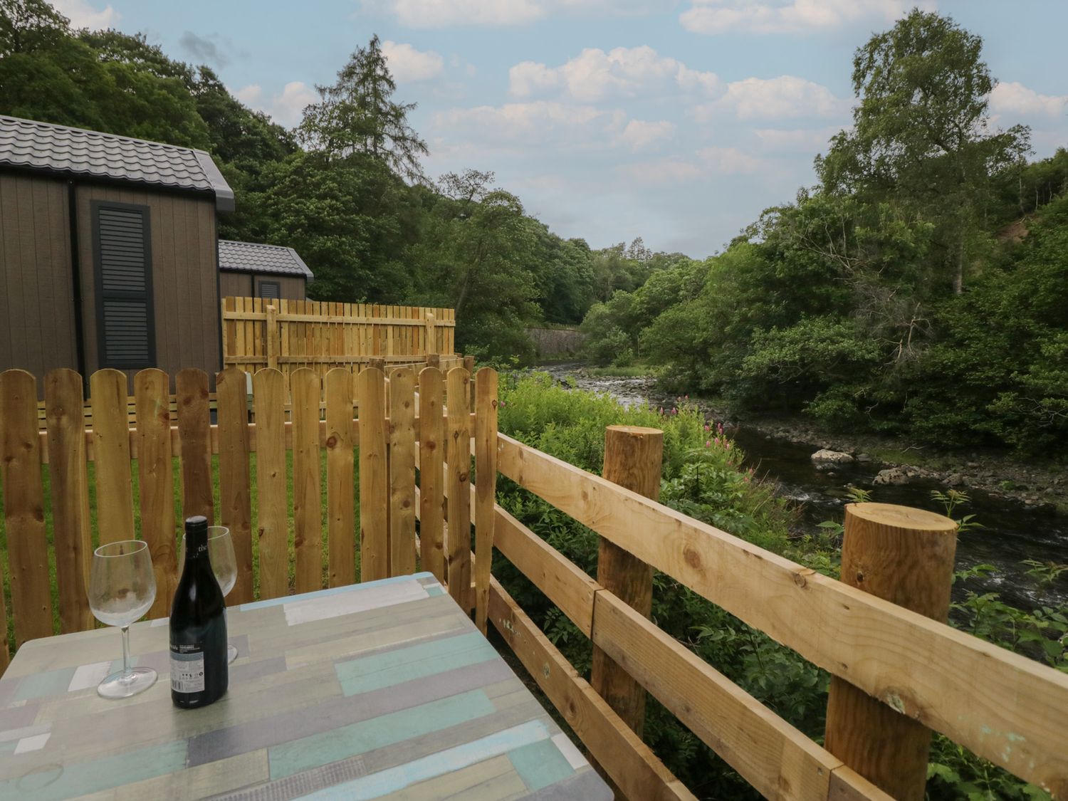 Woof Luxury Family Pod, Keswick