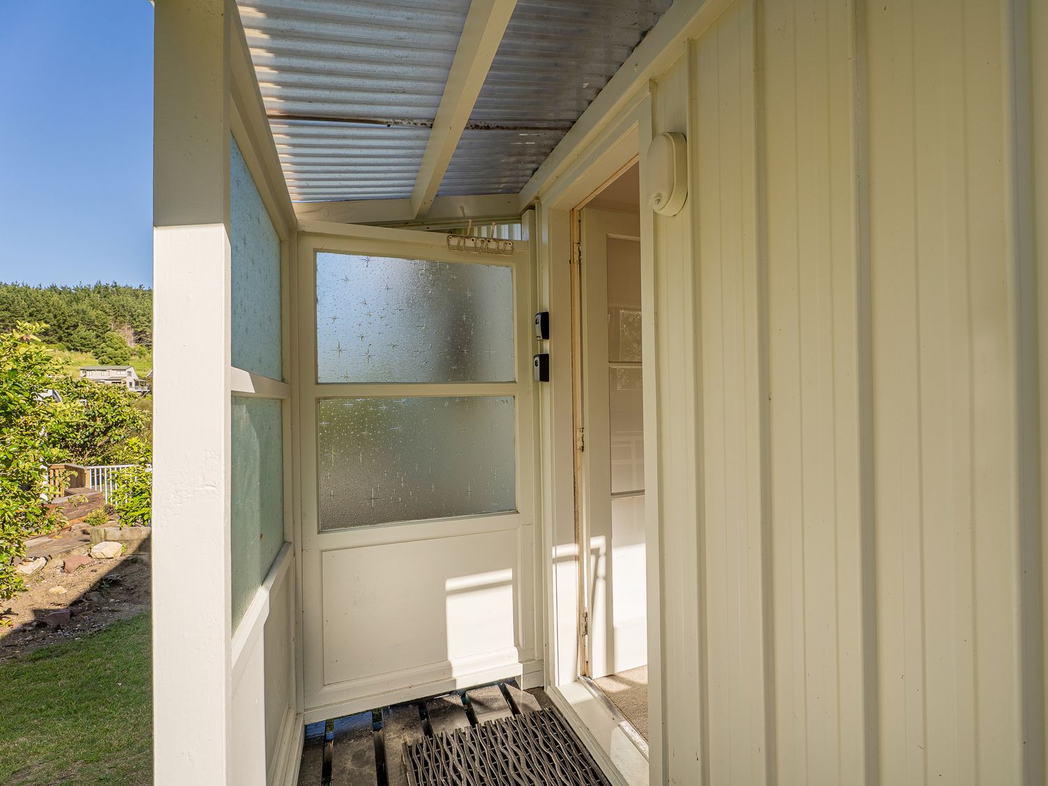 Sunshine Grove Retreat - Onemana Holiday Home                     photo 30
