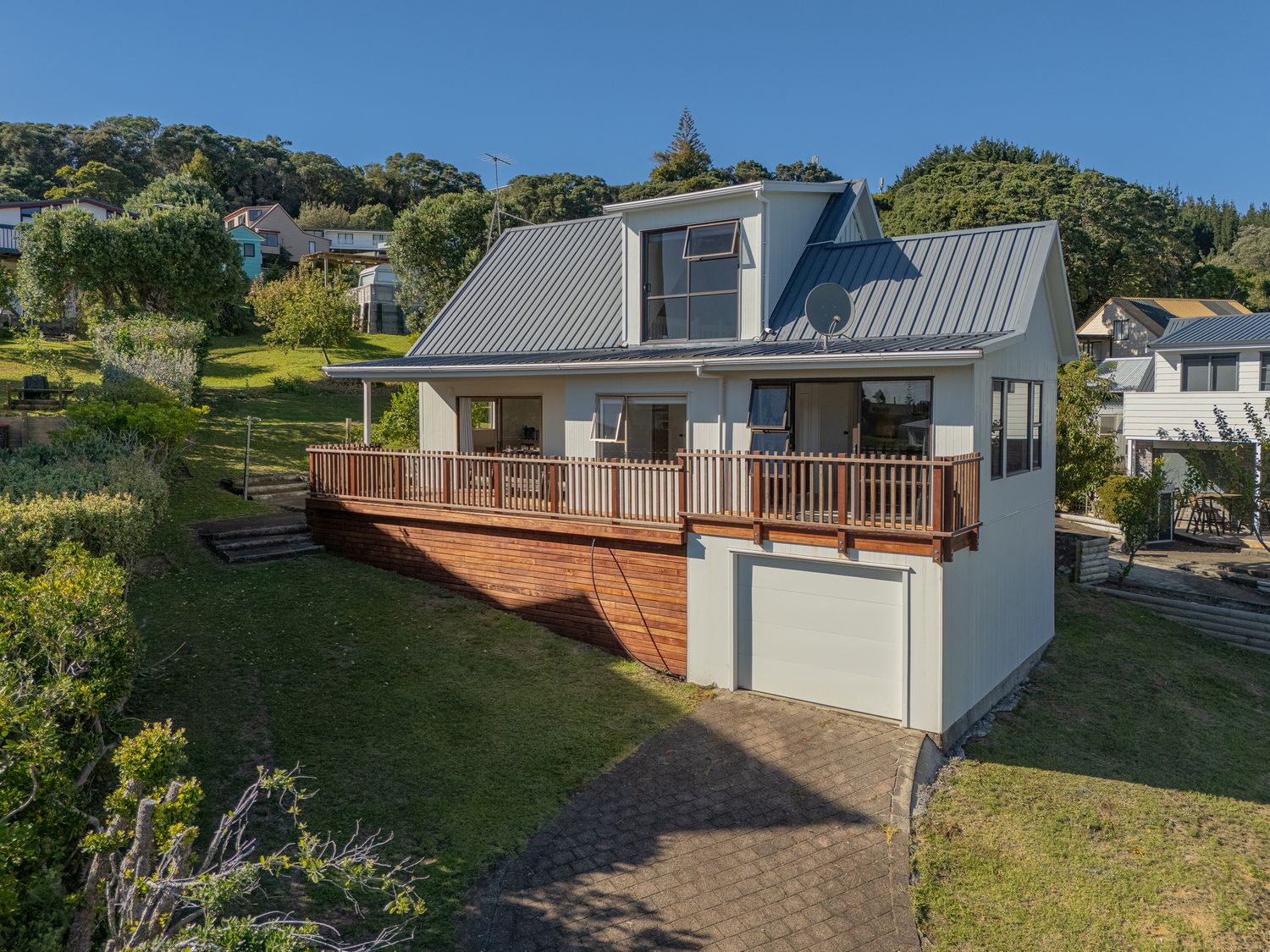 Sunshine Grove Retreat - Onemana Holiday Home                     photo 2