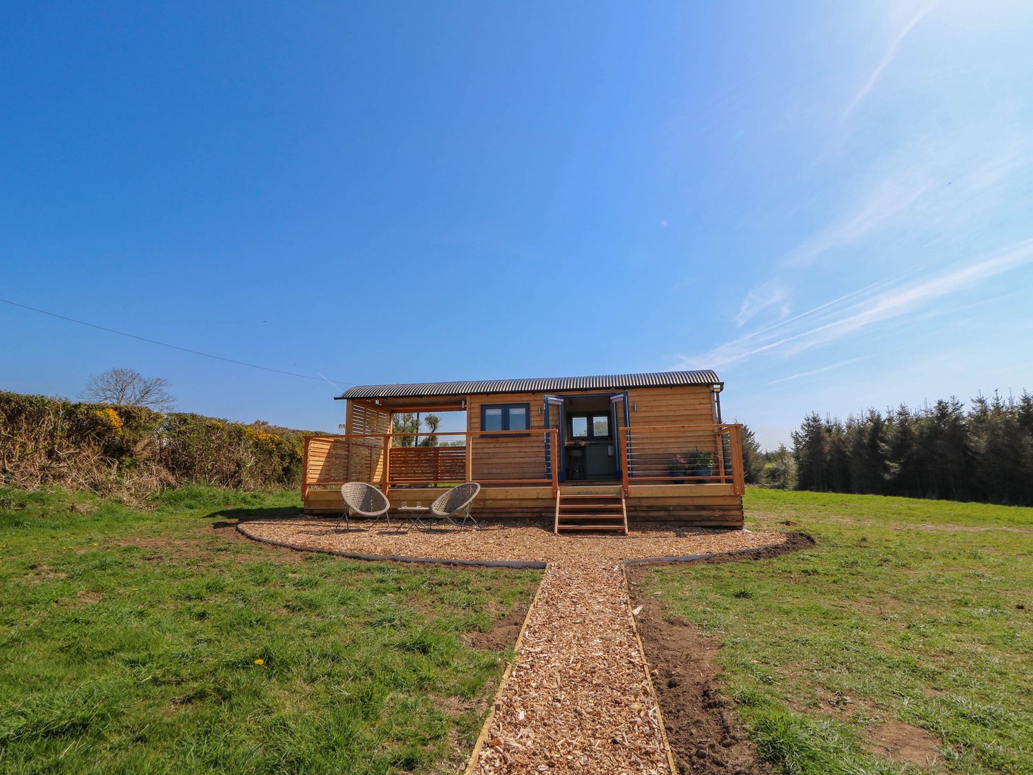 Fir Tree Shepherd's Hut, Llanon