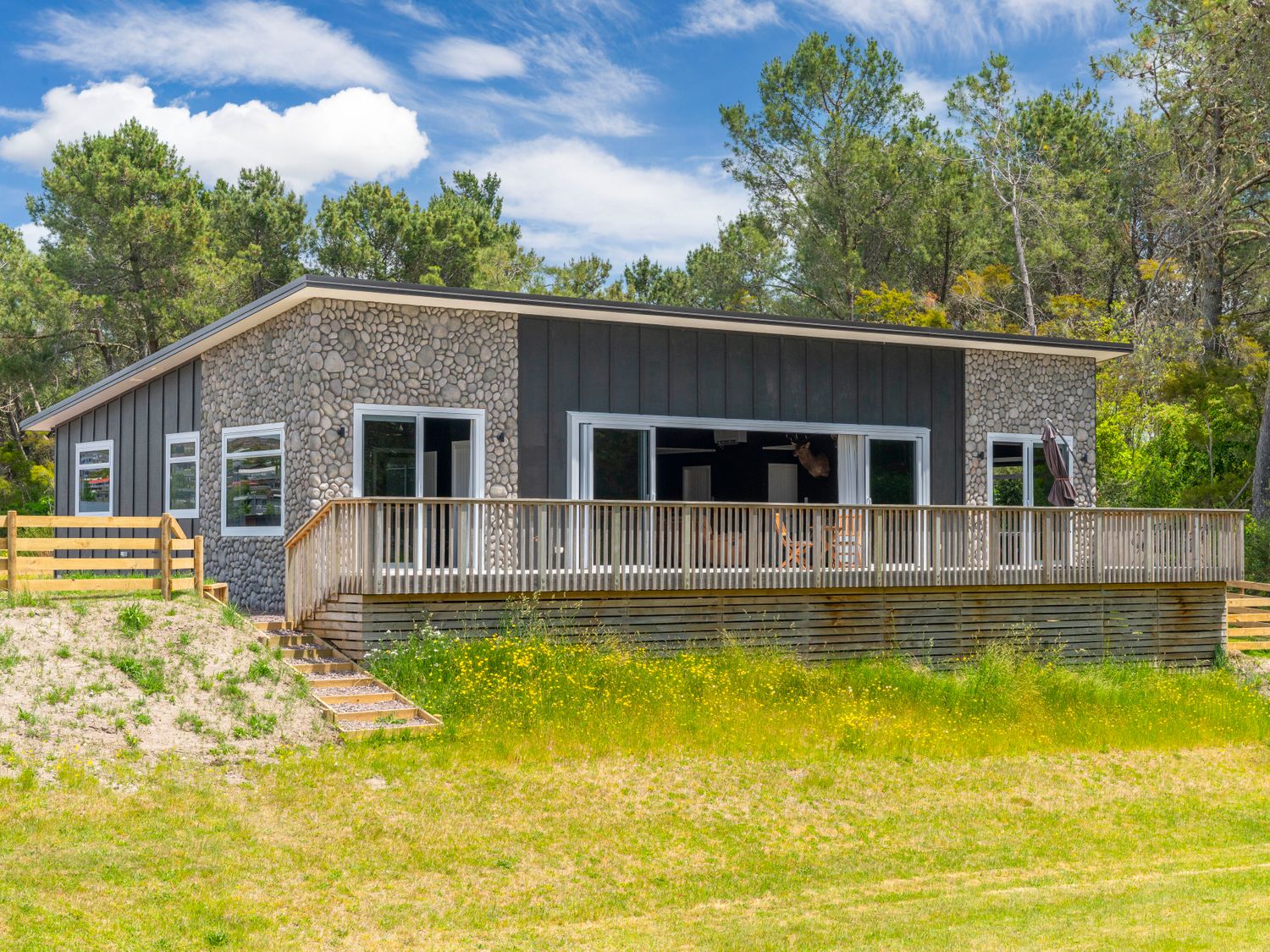 Motuoapa Retreat - Lake Taupo Holiday Home -  - 1174070 - photo 1