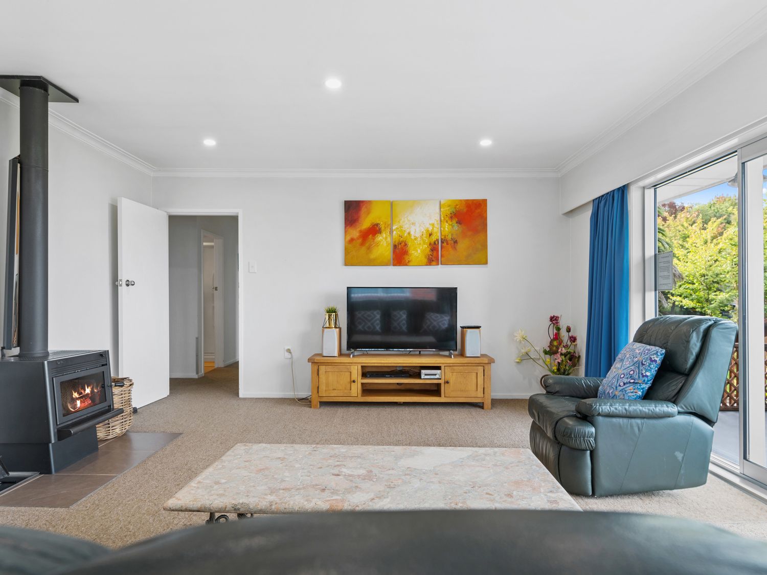 Skyline Staycation - Rotorua Holiday Home                     photo 2