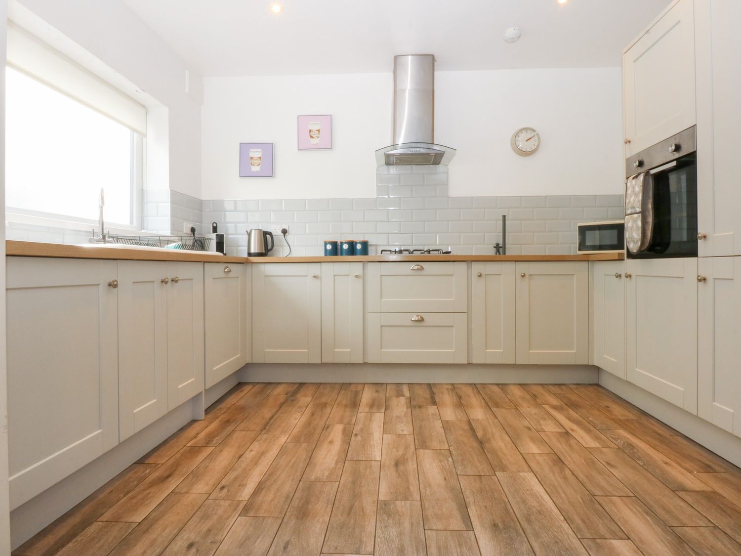 11 Seabreeze, Llandudno
