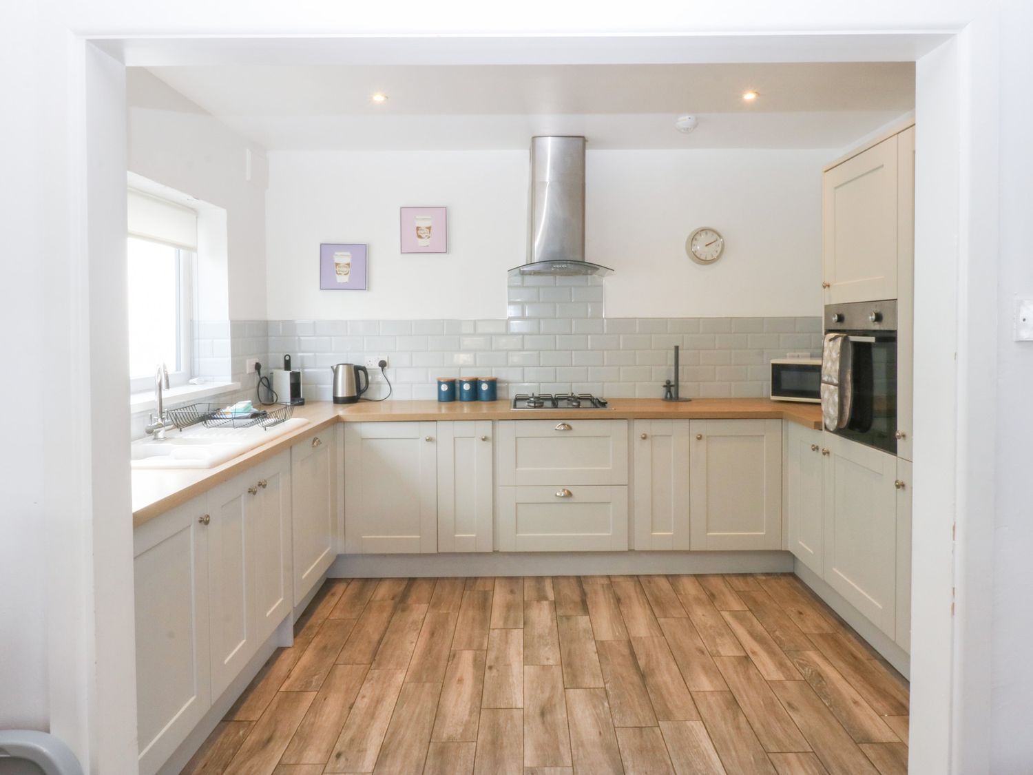 11 Seabreeze, Llandudno