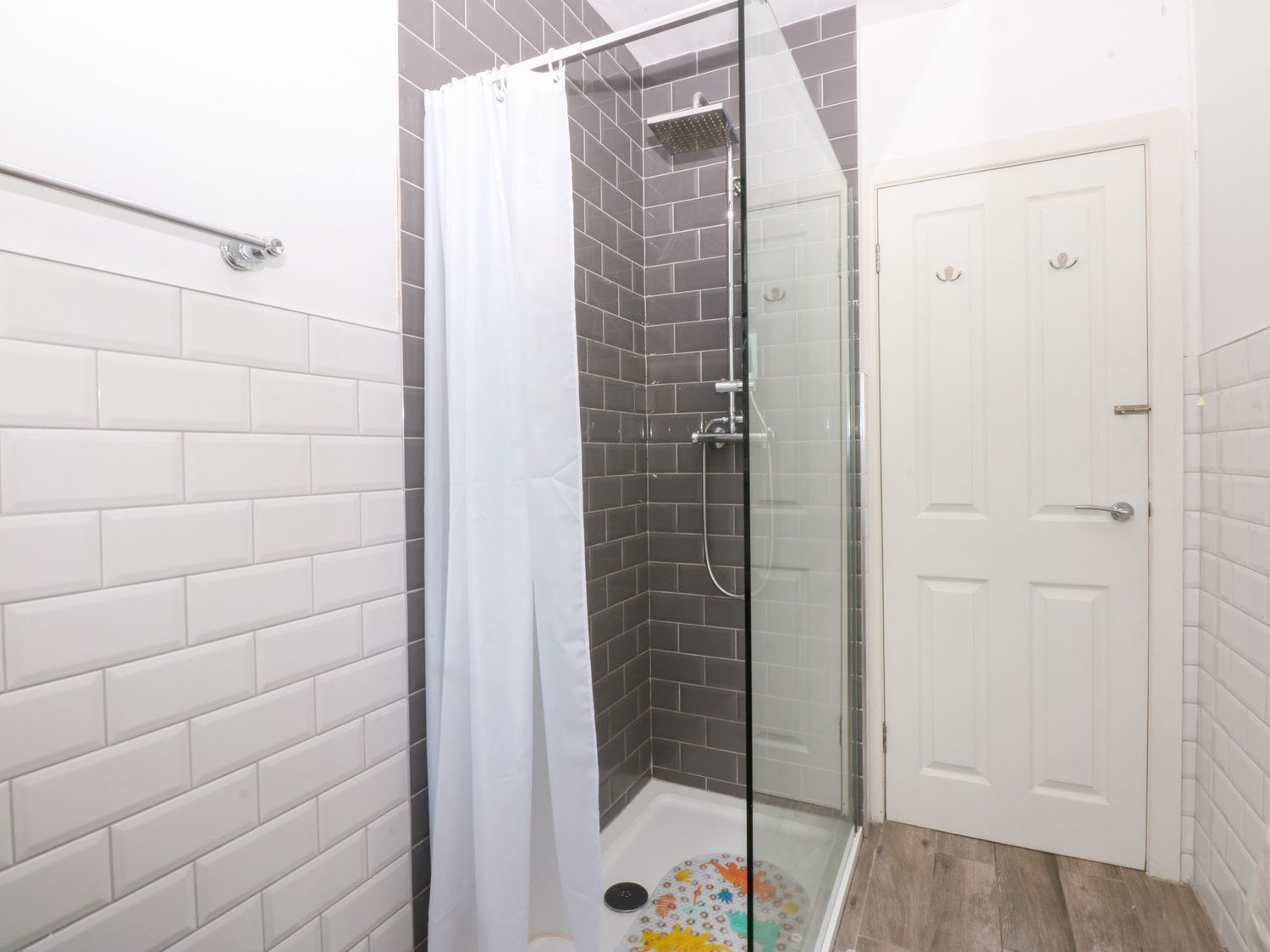 11 Seabreeze, Llandudno
