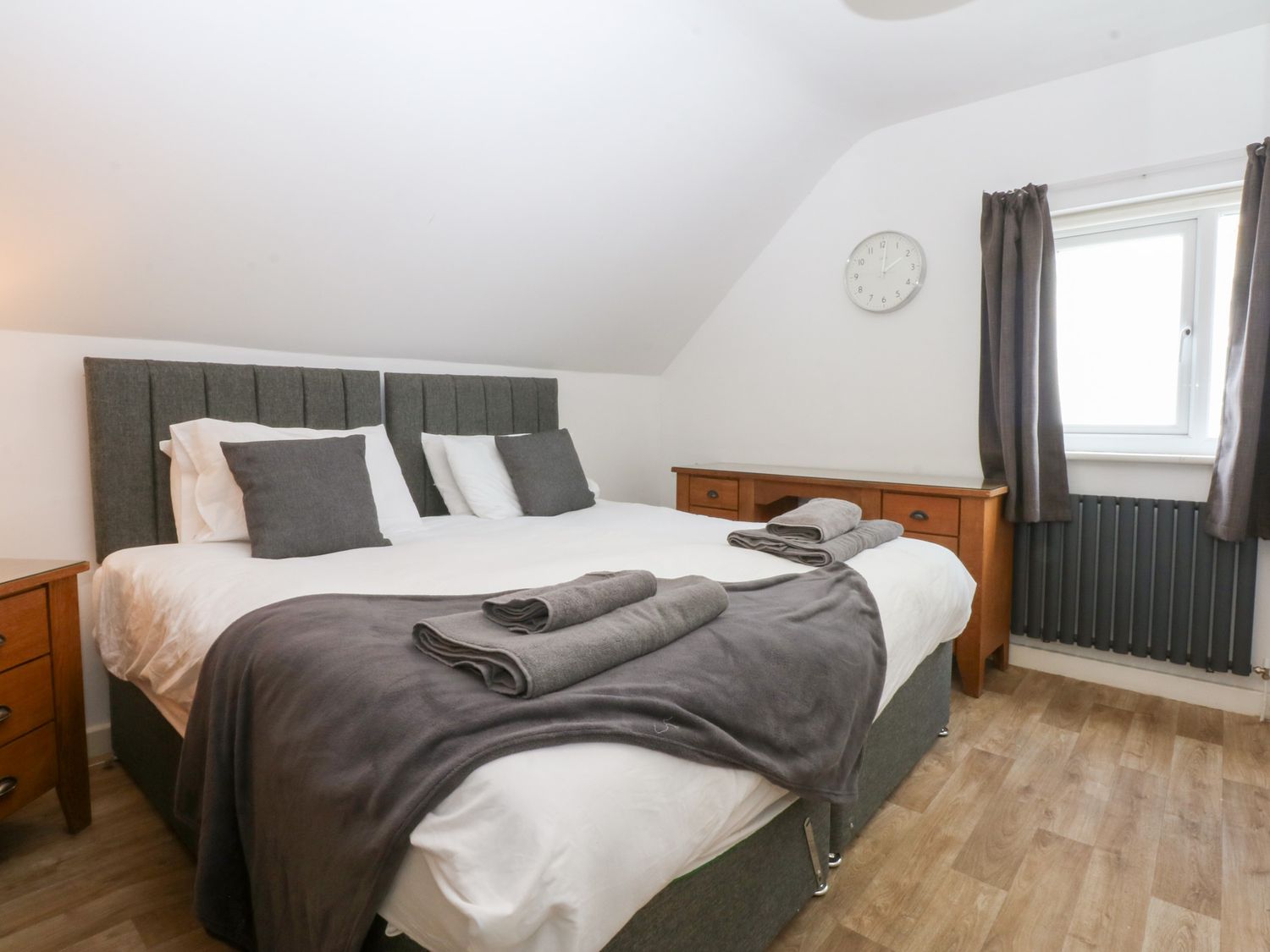 11 Seabreeze, Llandudno