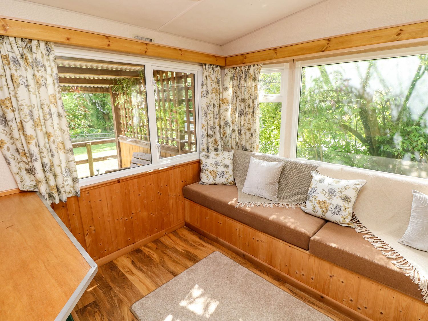 Caravan Bryngwyn, Boncath
